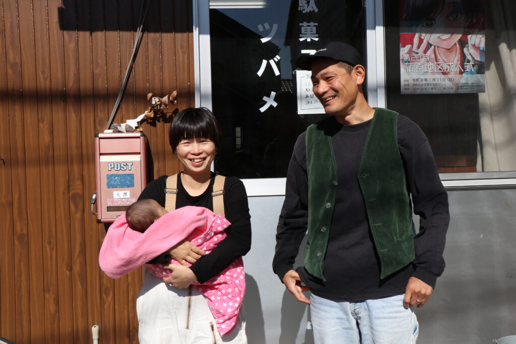 駄菓子屋とゲストハウスがつなぐ、人と町の関係